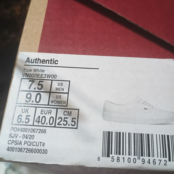 Vans Classic White Canvas Shoes - Picture 4 of 4